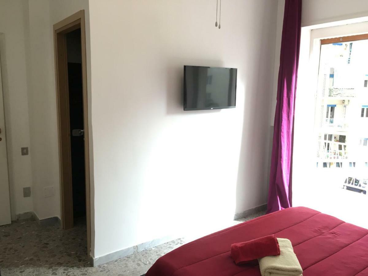 B&B Alexander Наполи Екстериор снимка